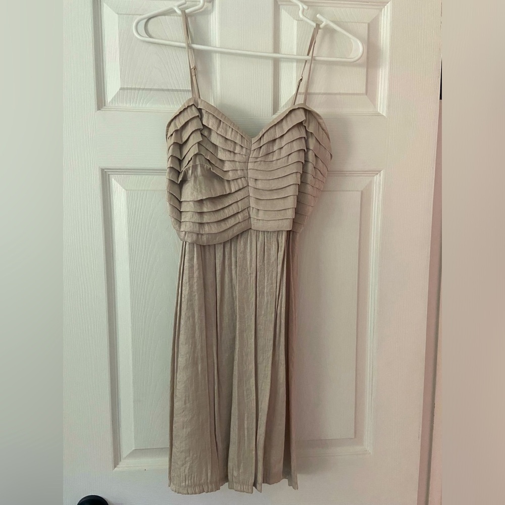 Silence + Noise Urban Outfitters size 6 Beige dress